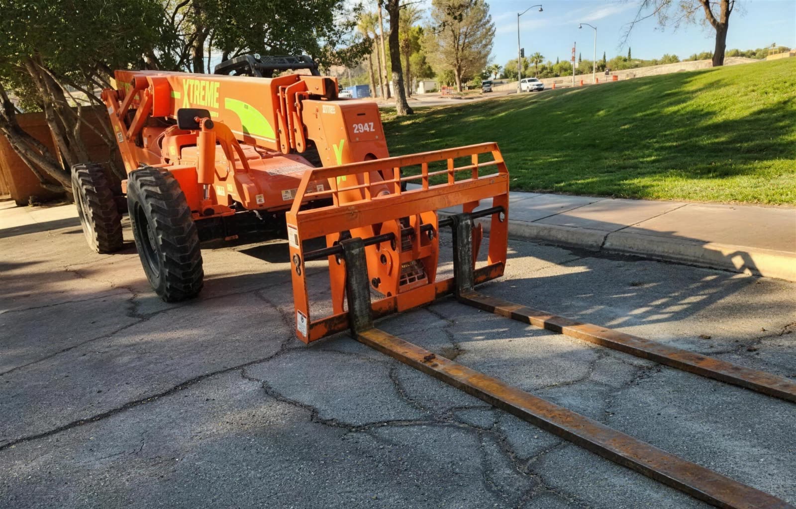 2003 Xtreme XRM1045 FORKLIFT VARIABLE REACH 10000# 40-49' photo 9