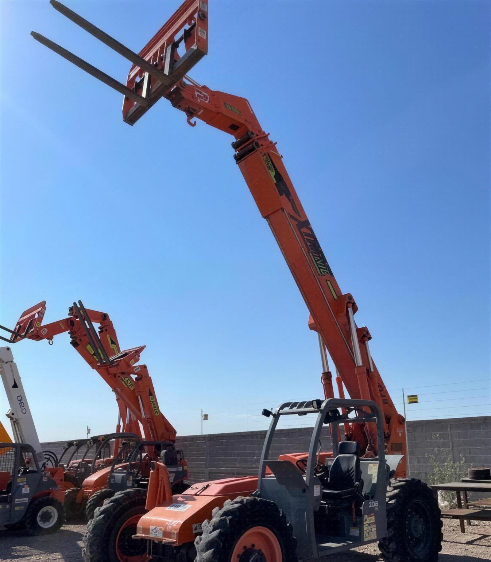 2004 Xtreme XRM1045 FORKLIFT VARIABLE REACH 10000# 40-49' photo 2