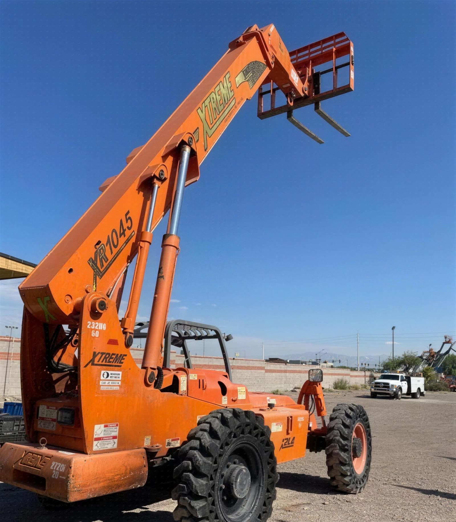 2004 Xtreme XRM1045 FORKLIFT VARIABLE REACH 10000# 40-49' photo 5