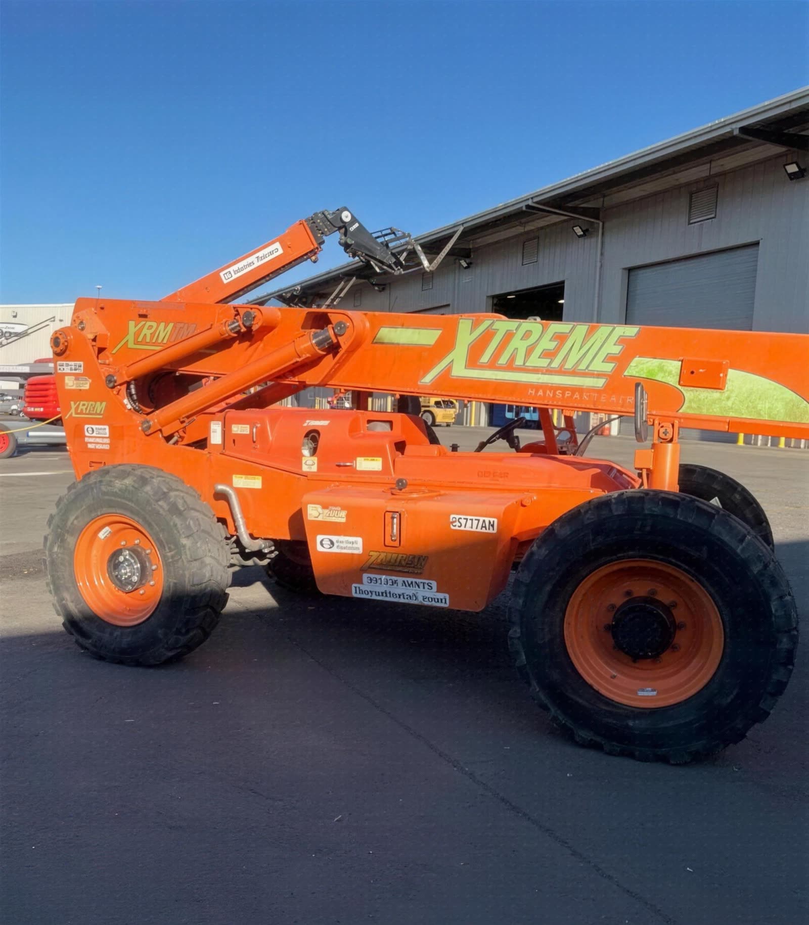 2005 Xtreme XRM1045 FORKLIFT VARIABLE REACH 10000# 40-49' photo 3