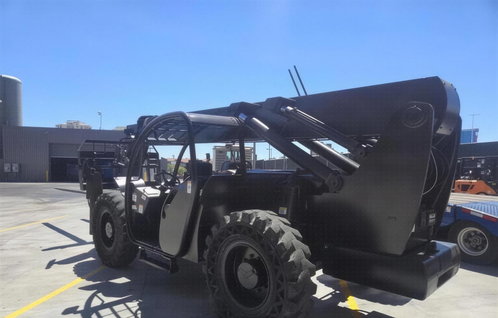 2005 Xtreme XRM1245 FORKLIFT VARIABLE REACH 12000# 40-49' photo 6