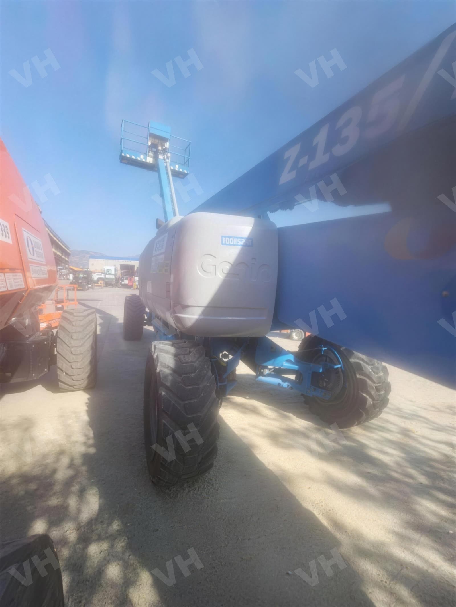 2012 Genie Z-135/70 BOOM 135' ARTICULATING IC 4WD photo 3