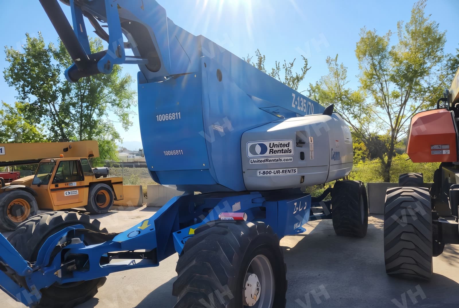 2012 Genie Z-135/70 BOOM 135' ARTICULATING IC 4WD photo 7