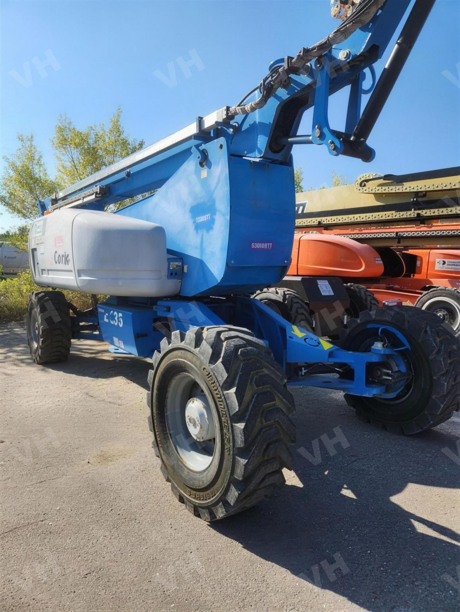 2012 Genie Z-135/70 BOOM 135' ARTICULATING IC 4WD photo 9