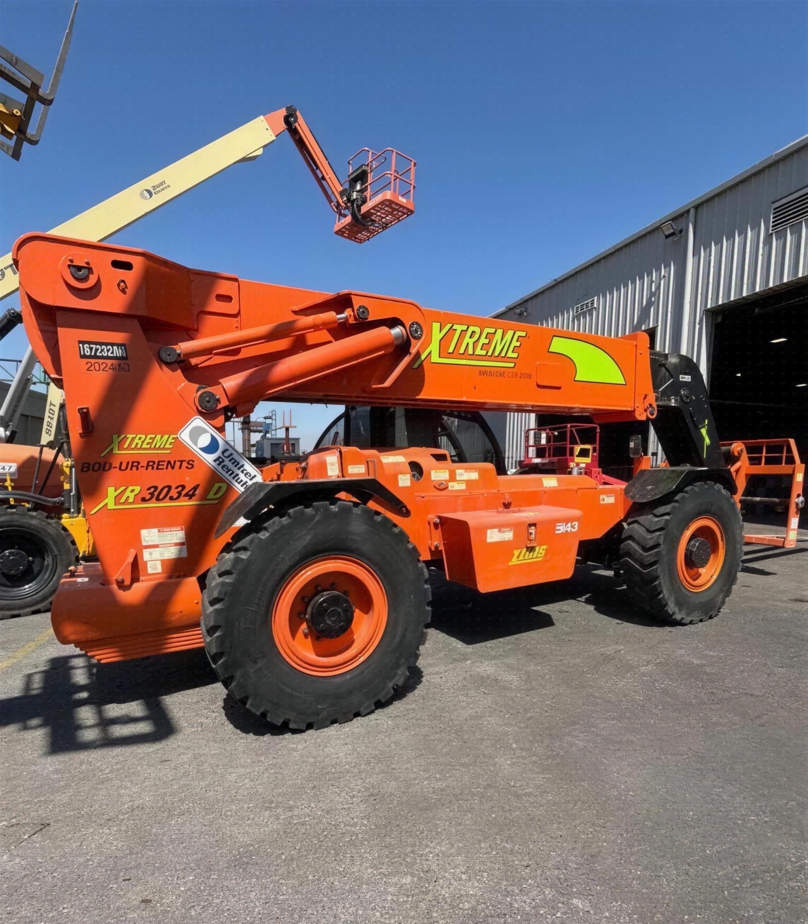 2012 Xtreme XR3034 FORKLIFT VARIABLE REACH 26-32000# 32' photo 3
