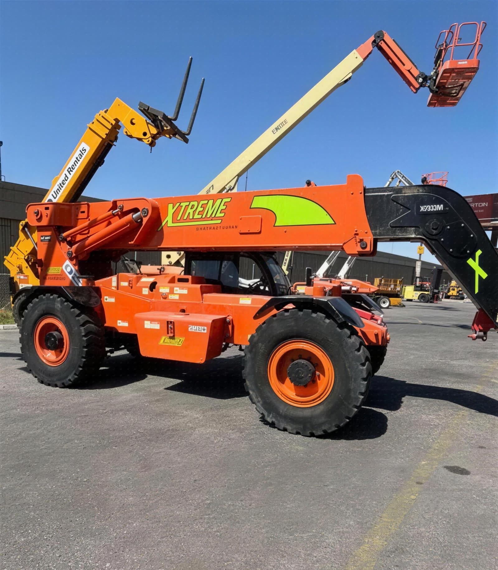 2012 Xtreme XR3034 FORKLIFT VARIABLE REACH 26-32000# 32' photo 4