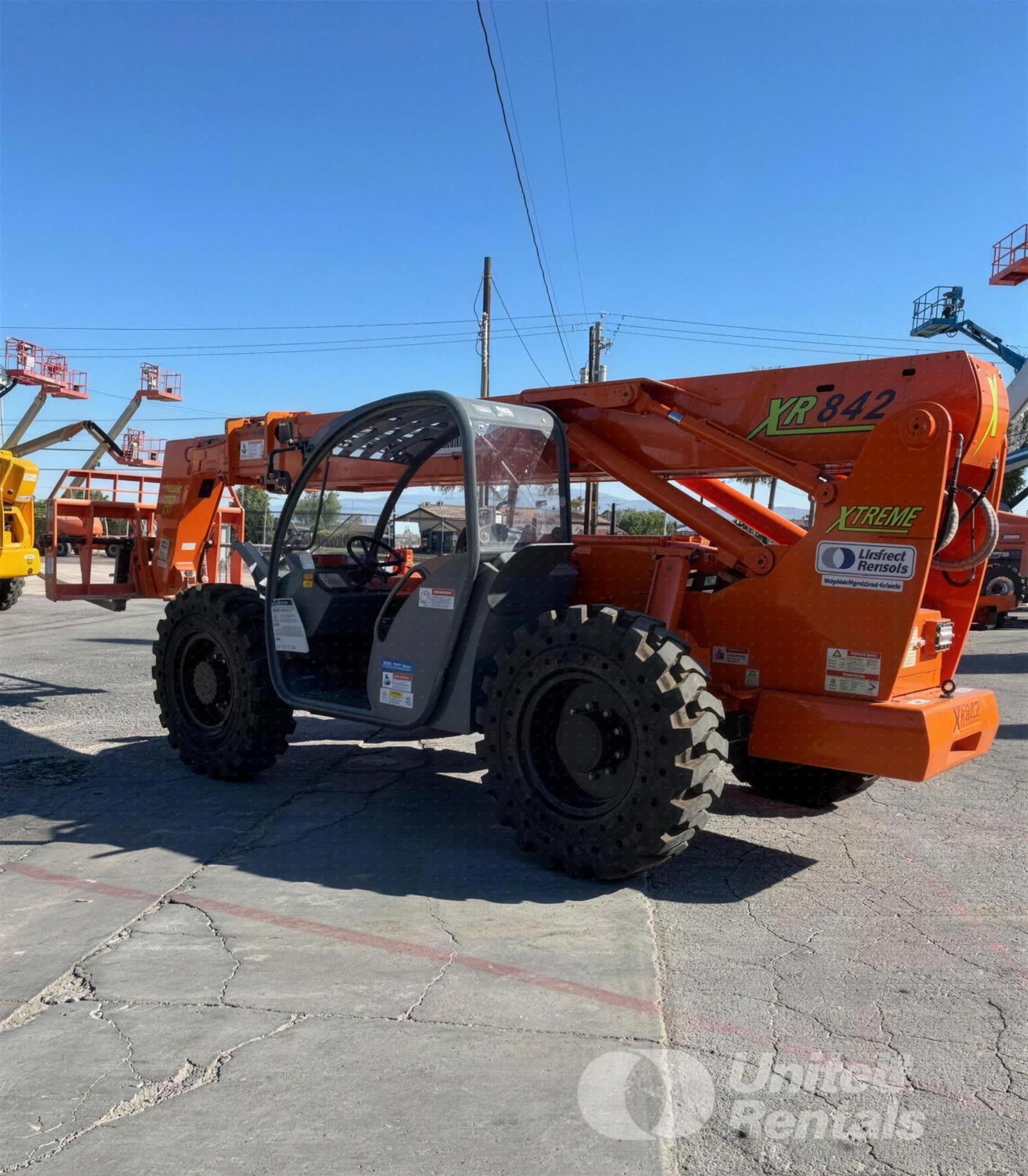 2014 Xtreme XR842 FORKLIFT VARIABLE REACH 8000# 40-49' photo 3
