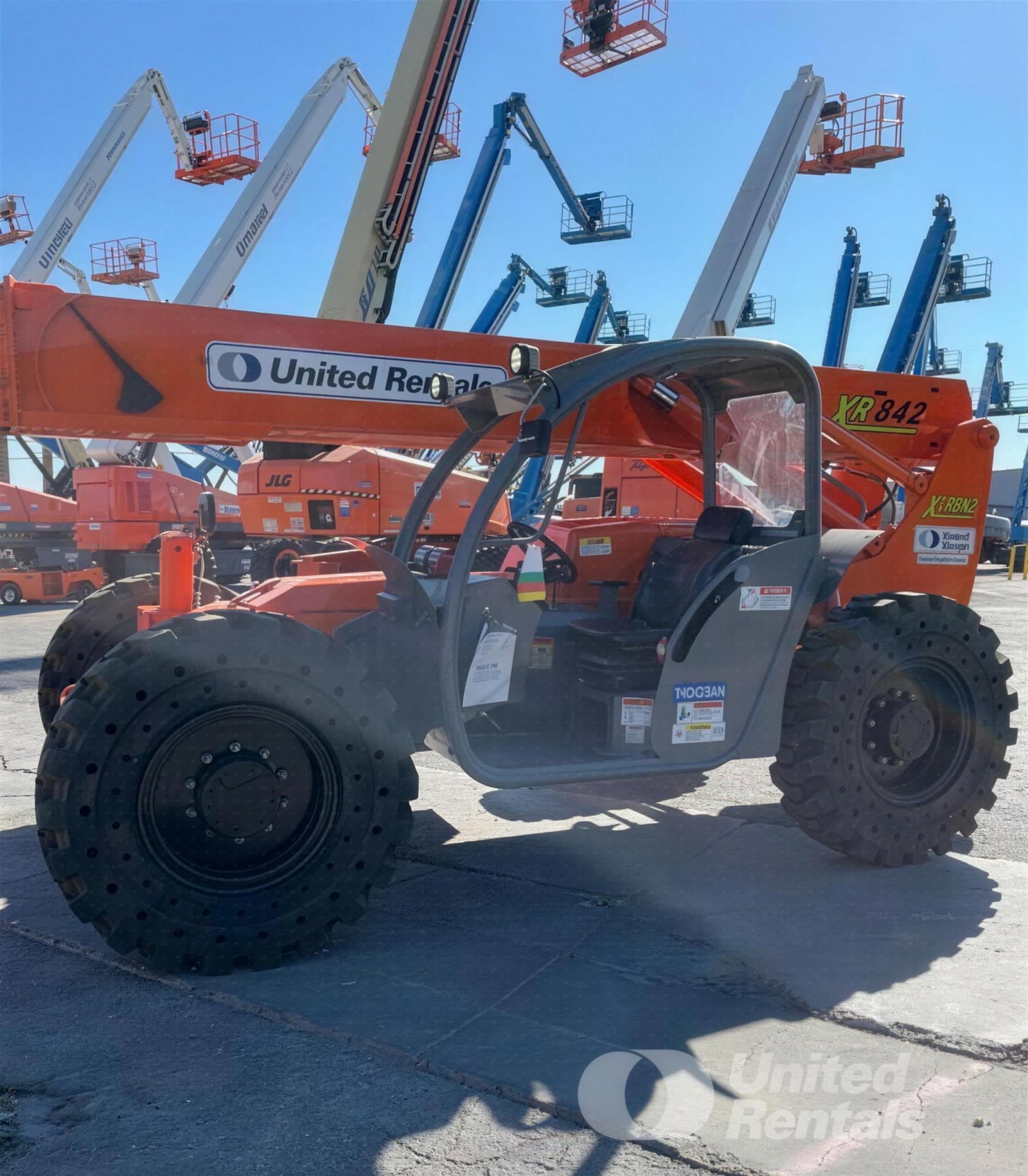 2014 Xtreme XR842 FORKLIFT VARIABLE REACH 8000# 40-49' photo 5