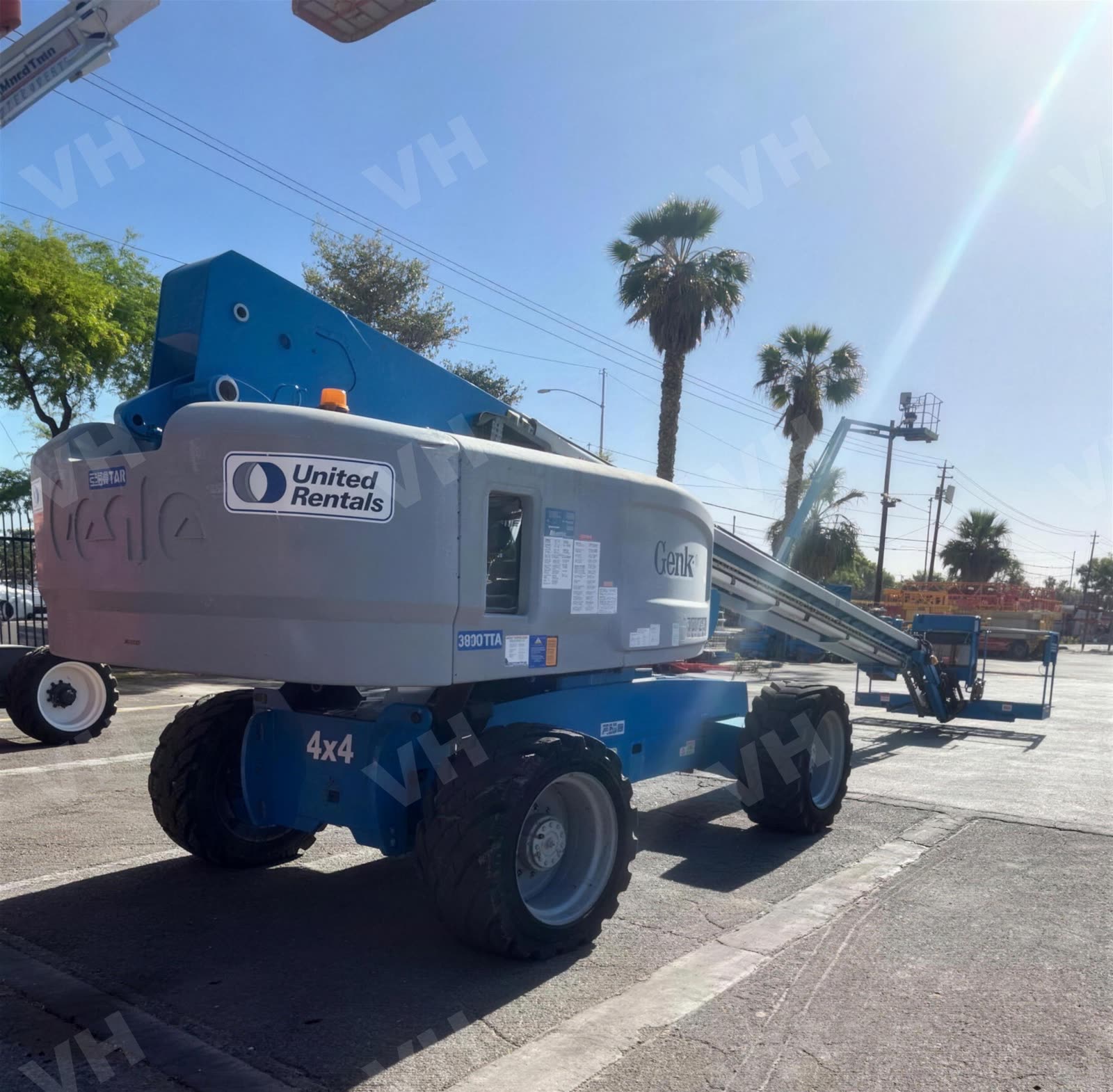 2015 Genie S-85 BOOM 84-86' TELESCOPIC 4WD photo 2