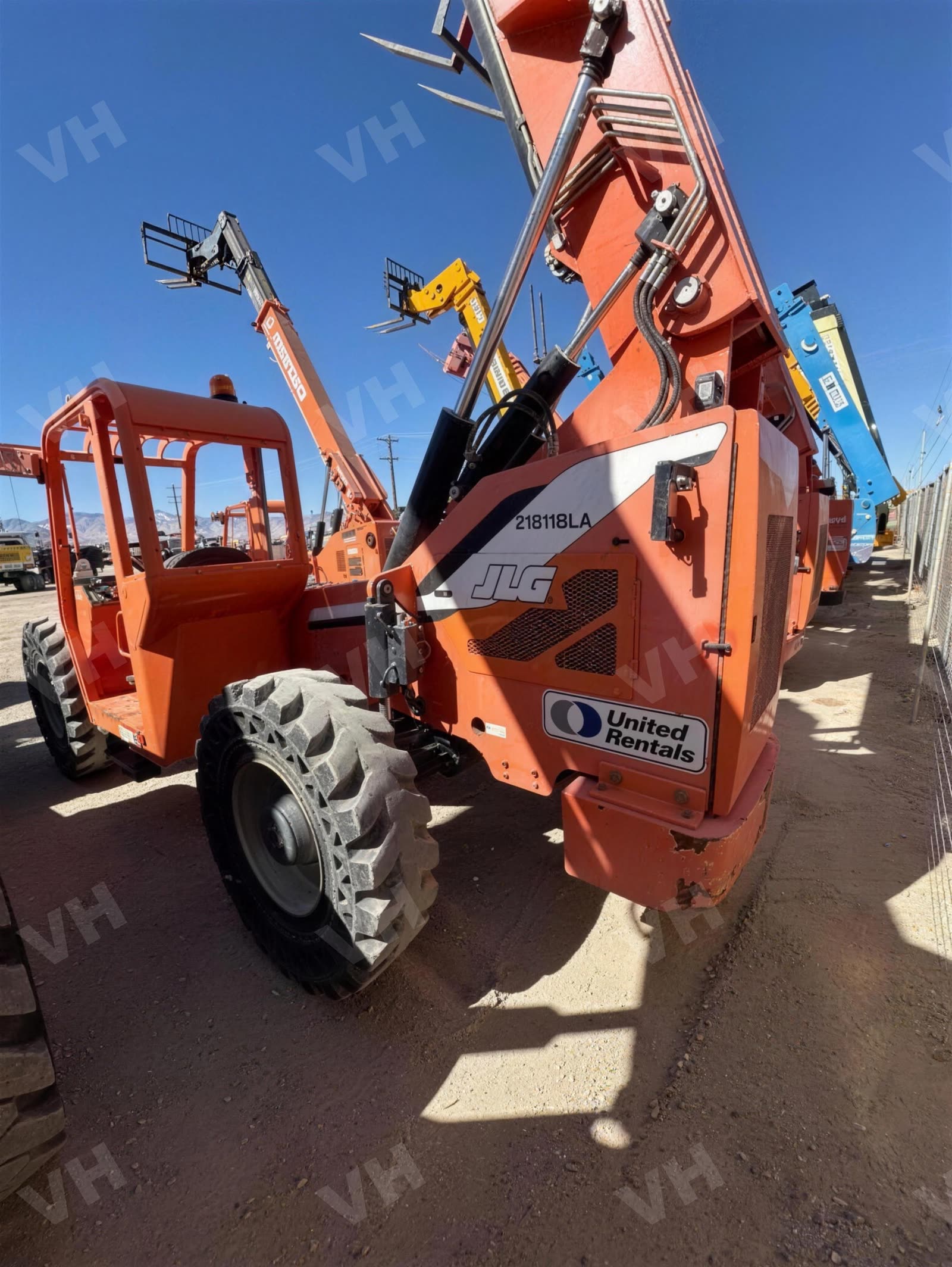 2015 SkyTrak 8042 FORKLIFT VARIABLE REACH 8000# 40-49' photo 5
