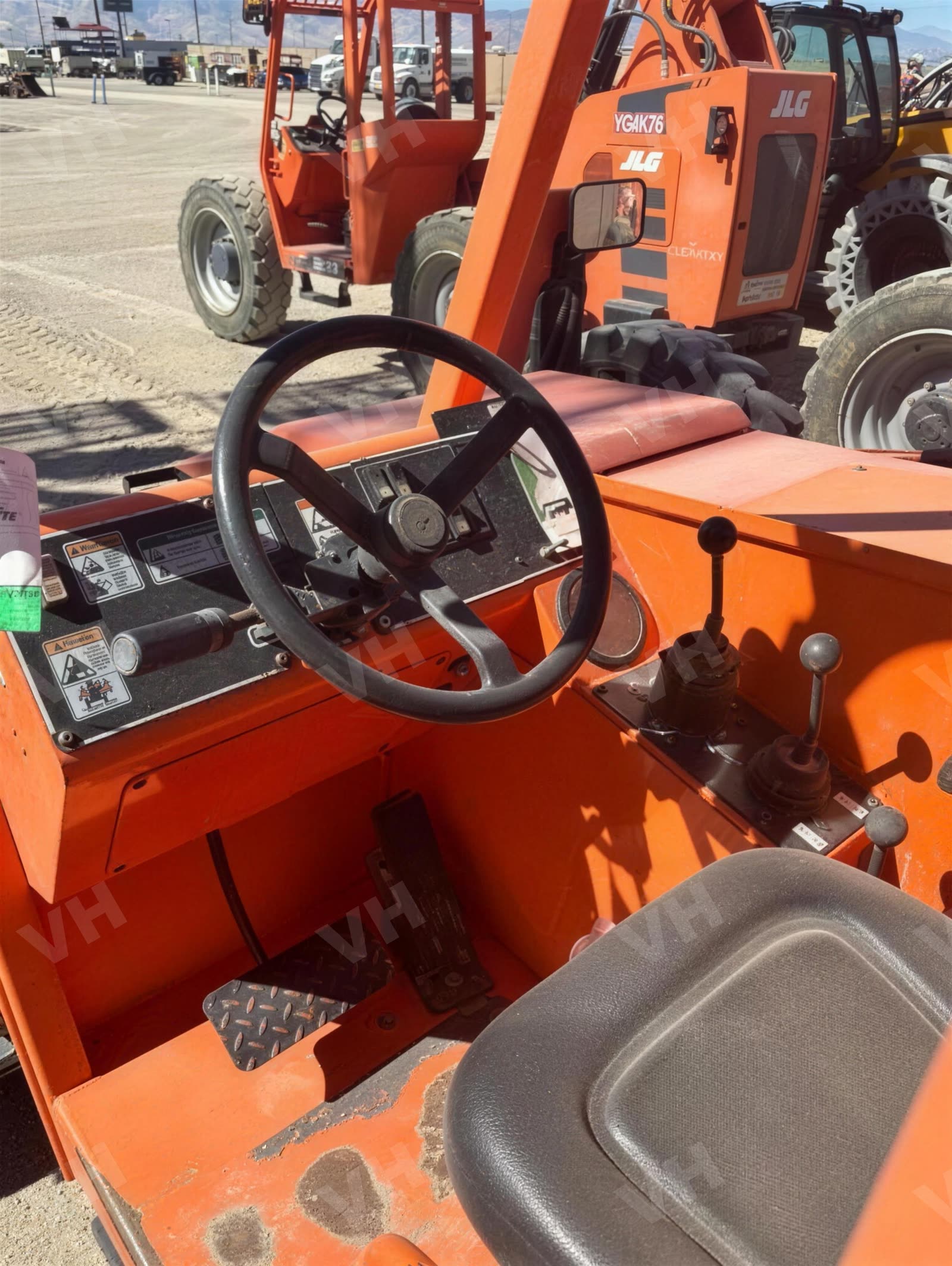 2015 SkyTrak 8042 FORKLIFT VARIABLE REACH 8000# 40-49' photo 6
