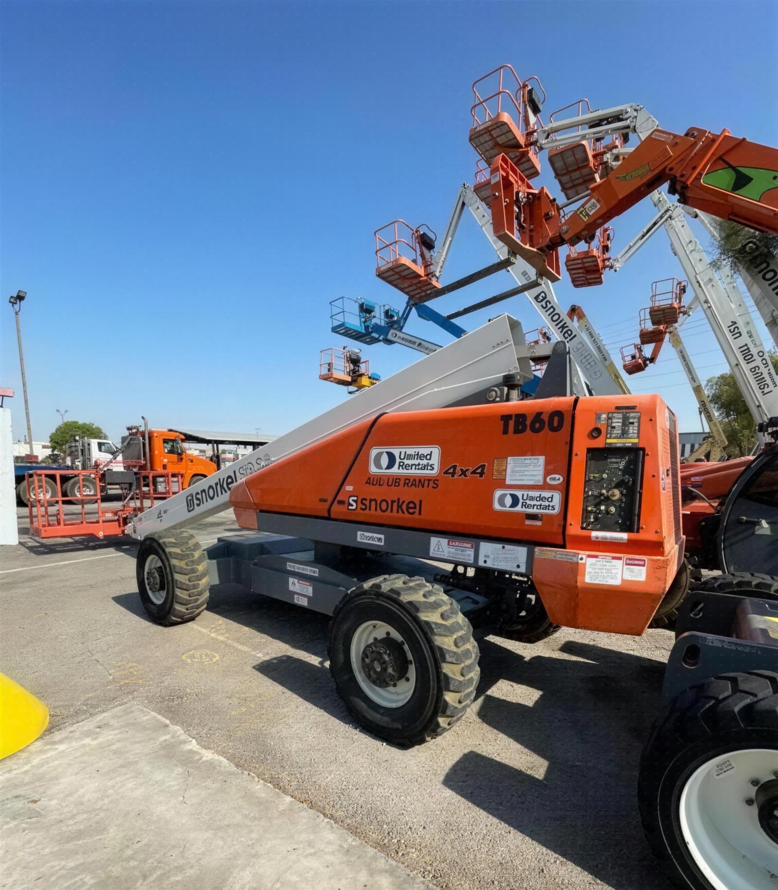 2015 SNORKEL TB60 BOOM 60-64' TELESCOPIC photo 4