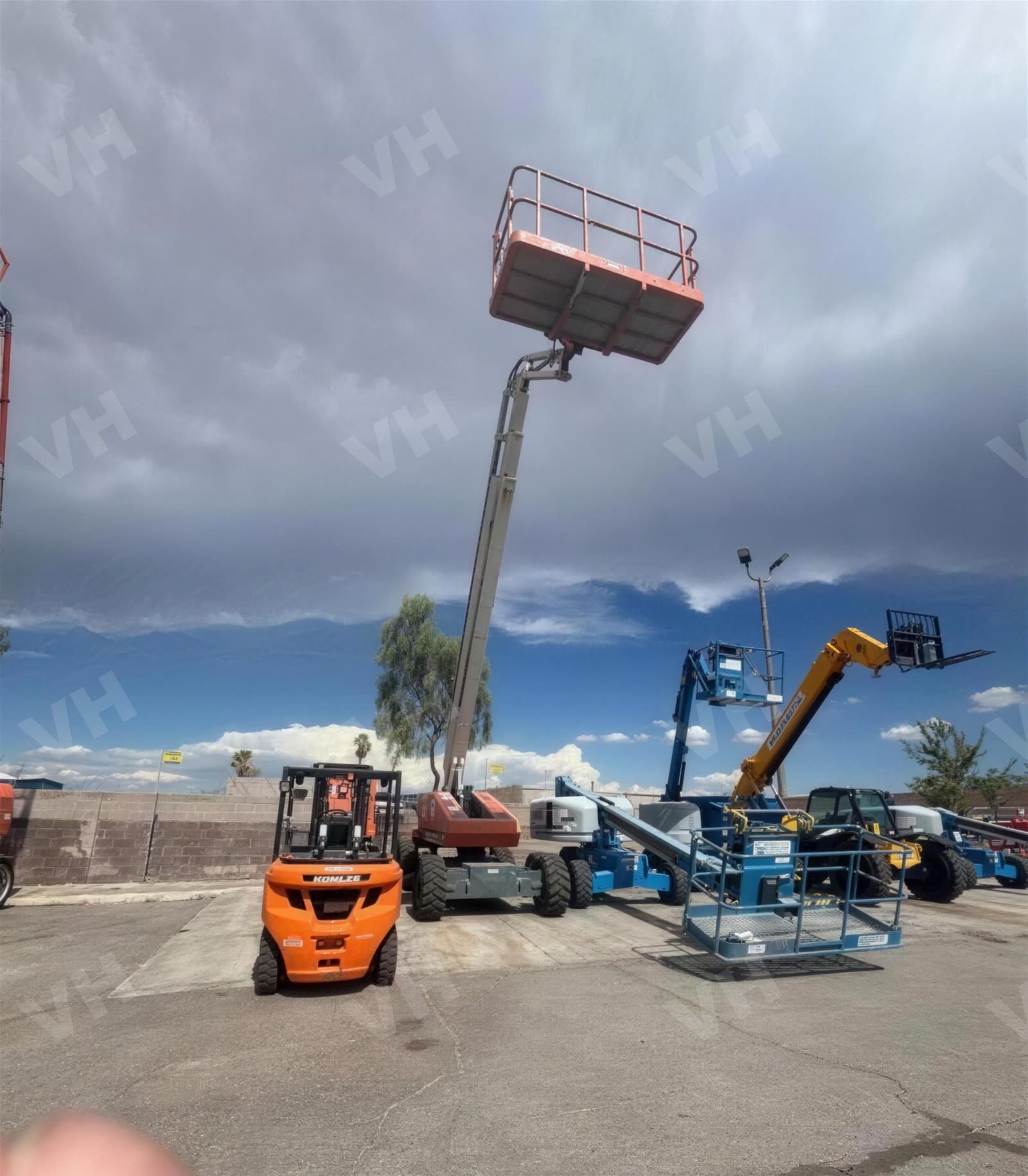 2015 SNORKEL TB66J BOOM 65-70' TELESCOPIC photo 2