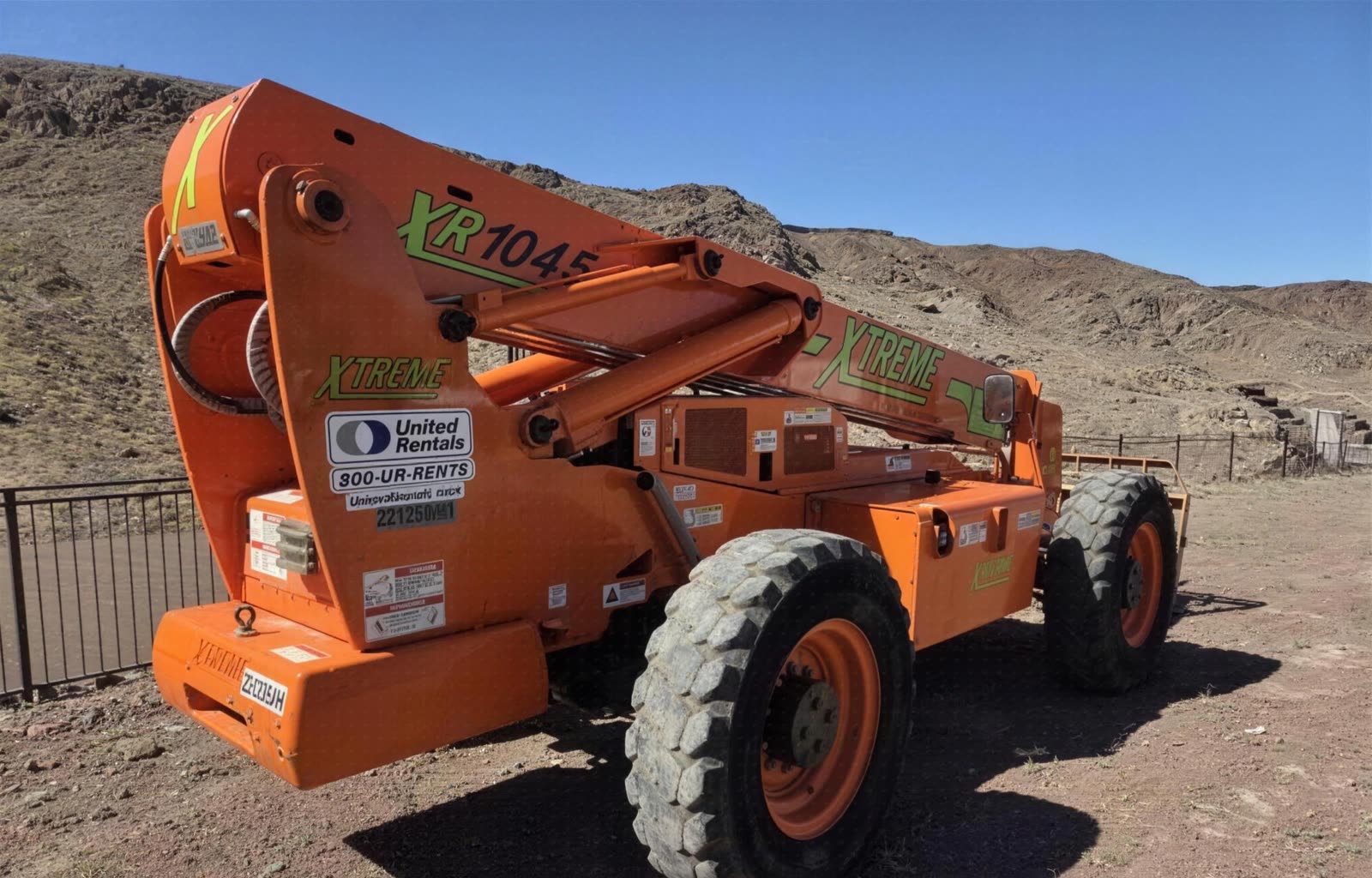 2016 Xtreme XR1045 FORKLIFT VARIABLE REACH 10000# 40-49' photo 3