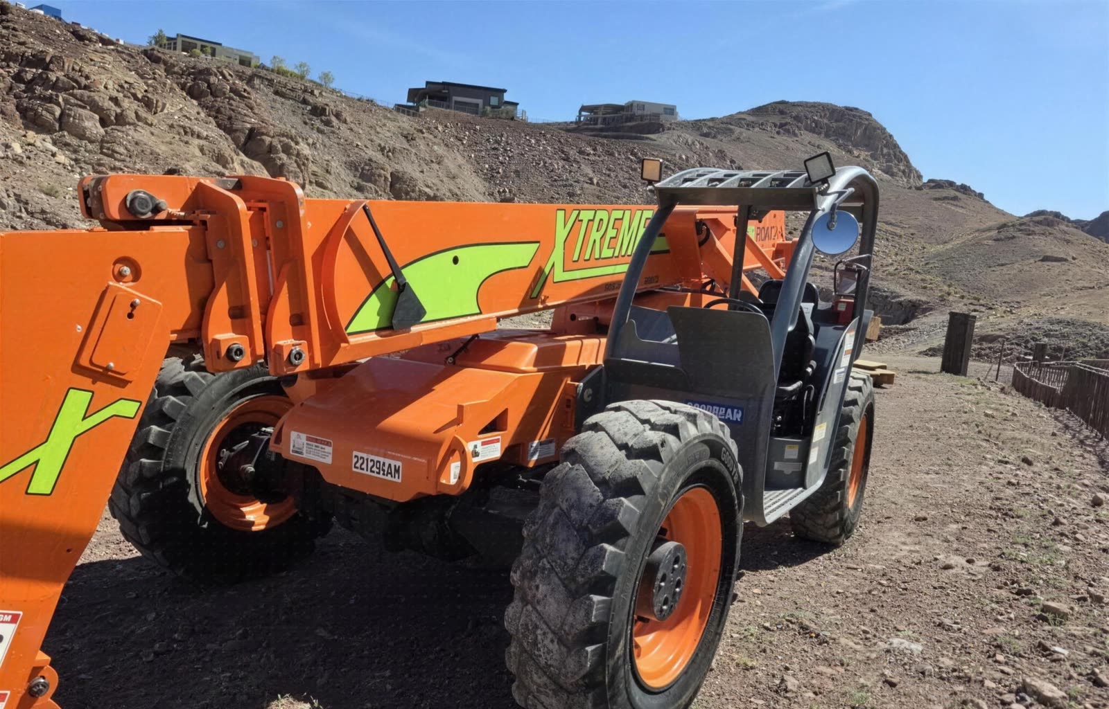 2016 Xtreme XR1045 FORKLIFT VARIABLE REACH 10000# 40-49' photo 6