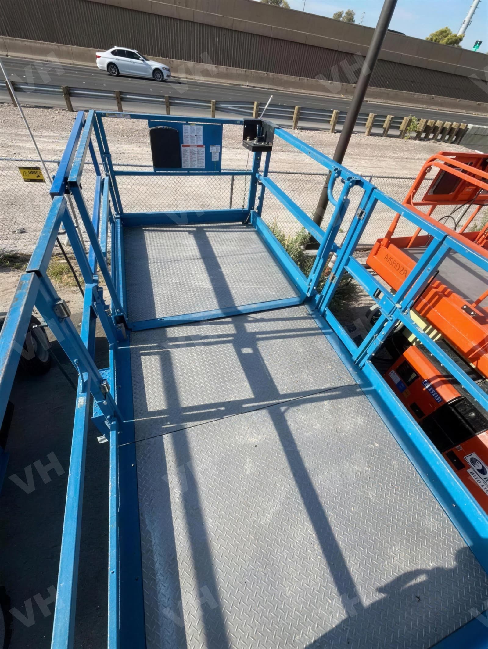 2017 Genie GS-4390 RT SCISSOR LIFT 36-49' IC 4WD photo 5