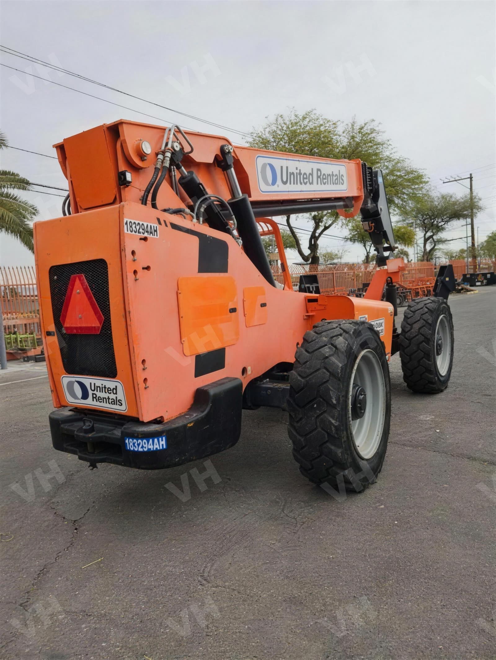 2017 SkyTrak 10054 FORKLIFT VARIABLE REACH 10000# 50'-62' photo 4