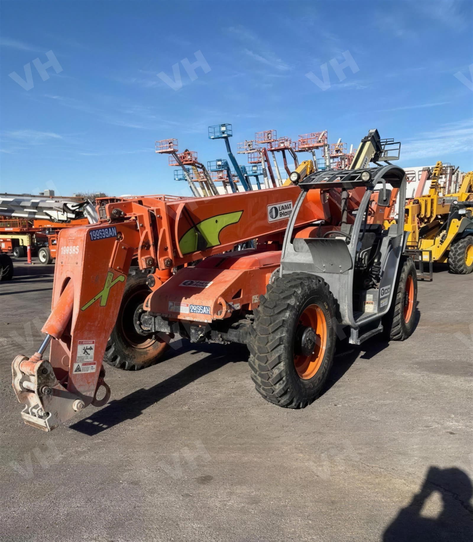 2017 Xtreme XR1045 FORKLIFT VARIABLE REACH 10000# 40-49' photo 2