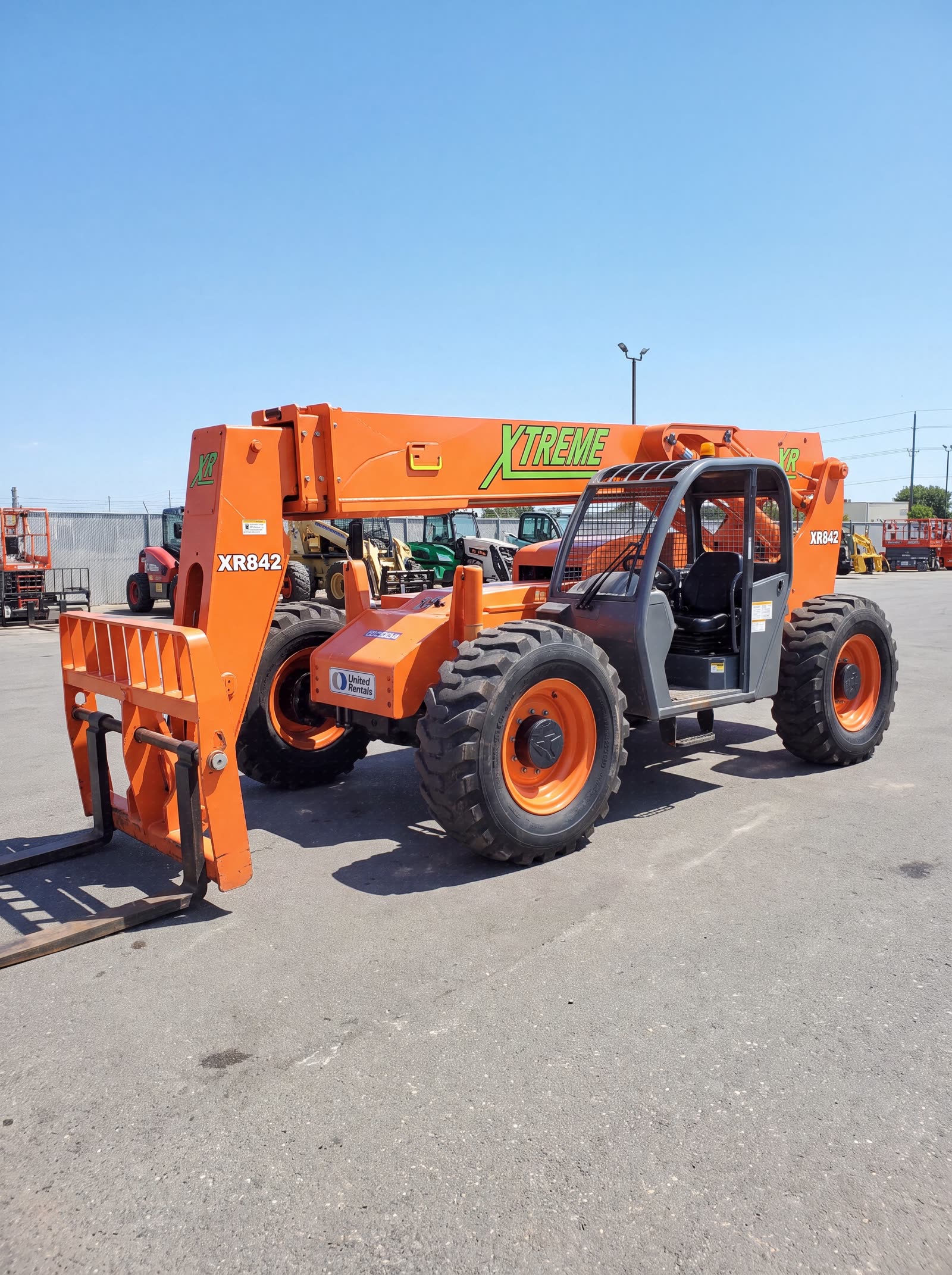 2017 Xtreme XR842 FORKLIFT VARIABLE REACH 8000# 40-49'