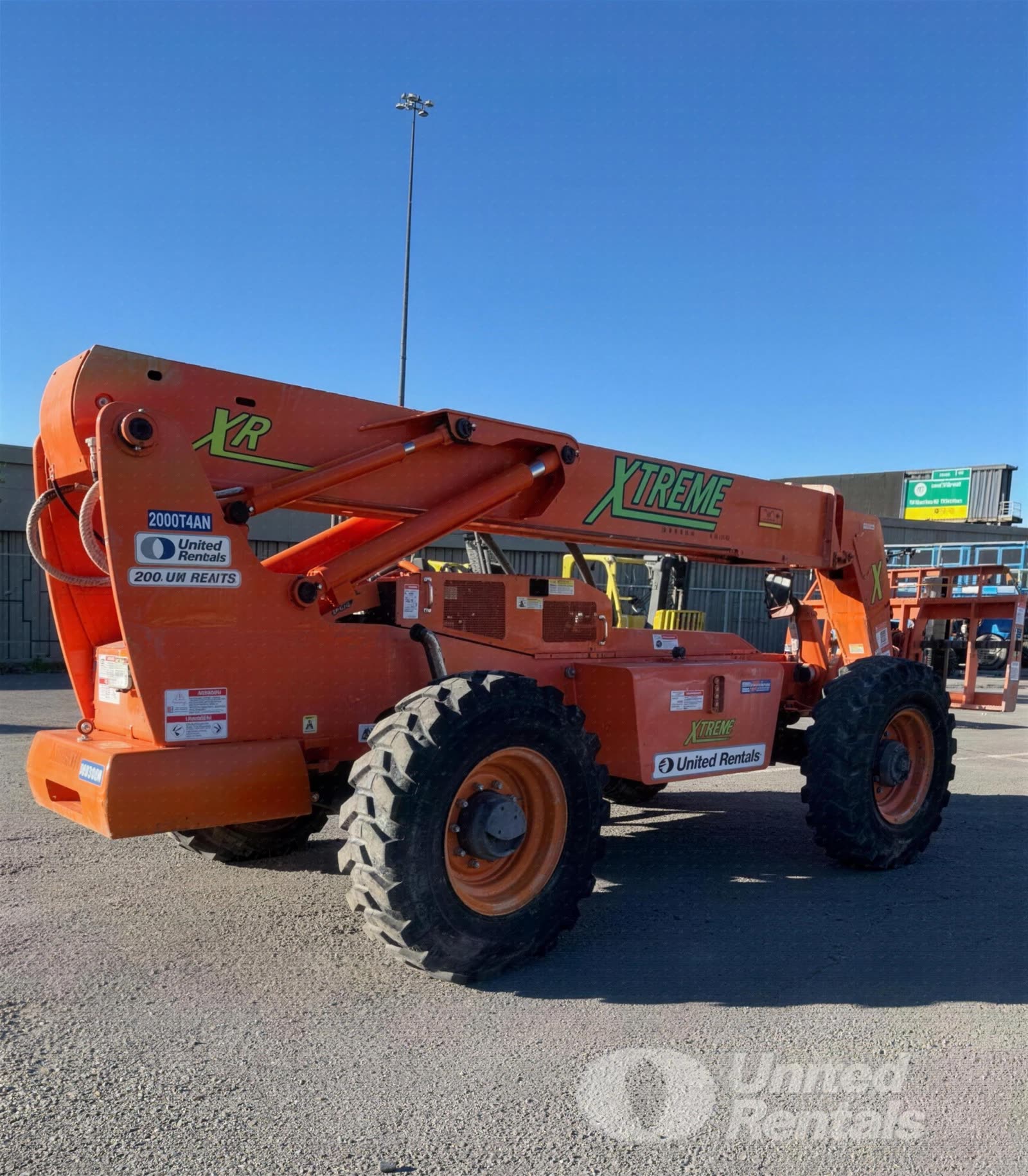 2017 Xtreme XR842 FORKLIFT VARIABLE REACH 8000# 40-49' photo 4