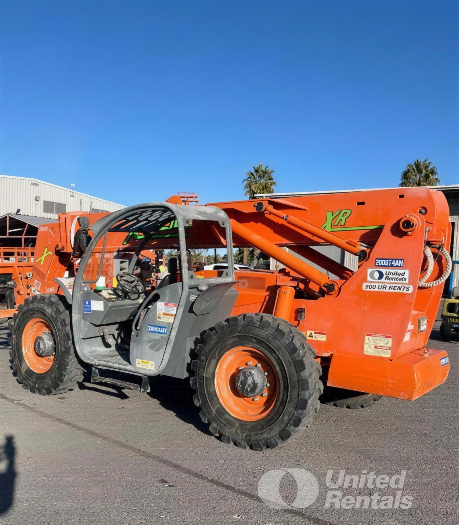 2017 Xtreme XR842 FORKLIFT VARIABLE REACH 8000# 40-49' photo 5