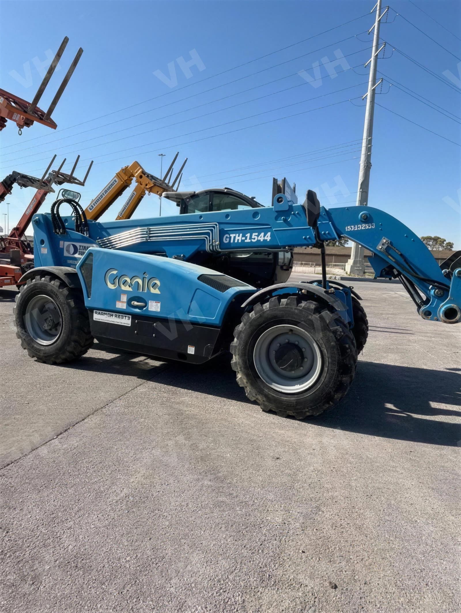 2018 Genie GTH-1544 FORKLIFT VARIABLE REACH 15-16000# 40-55' photo 5
