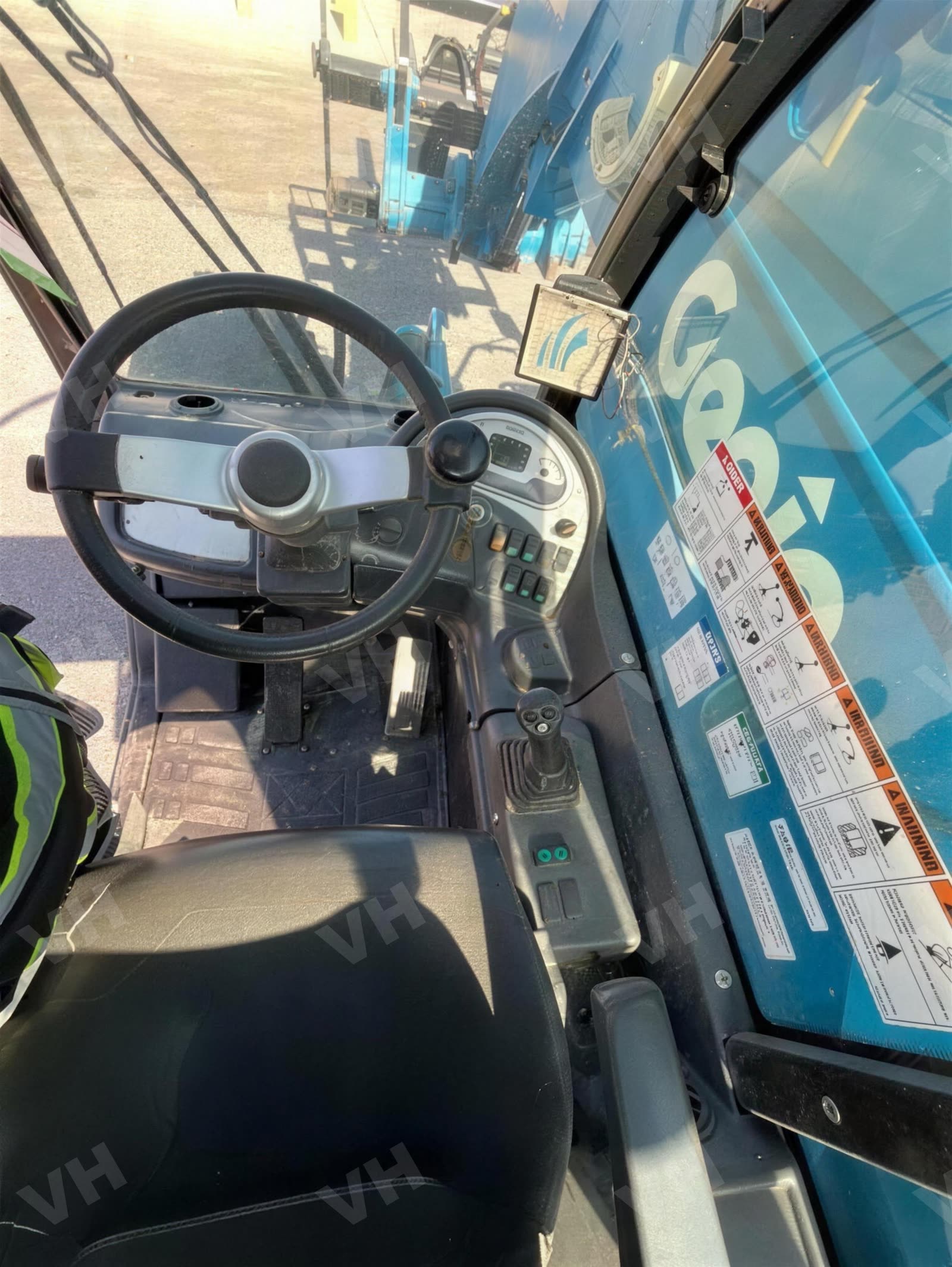 2018 Genie GTH-1544 FORKLIFT VARIABLE REACH 15-16000# 40-55' photo 6