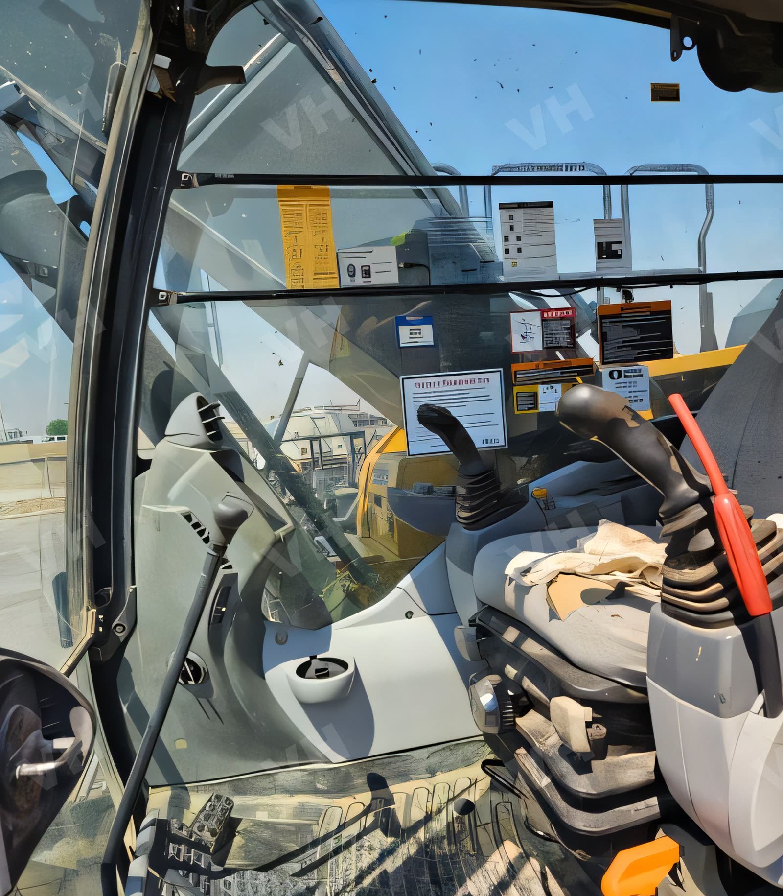 2018 John Deere 210G LC EXCAVATOR 43000-54999# photo 6
