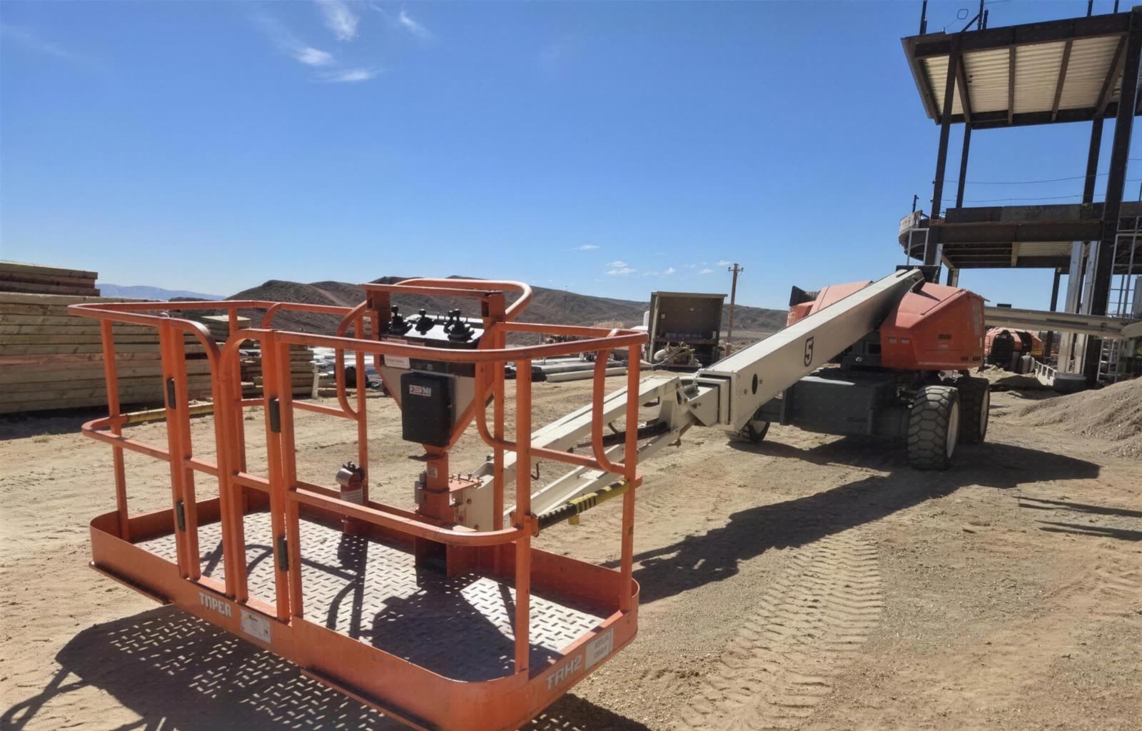2018 SNORKEL 660SJ BOOM 65-70' TELESCOPIC photo 6