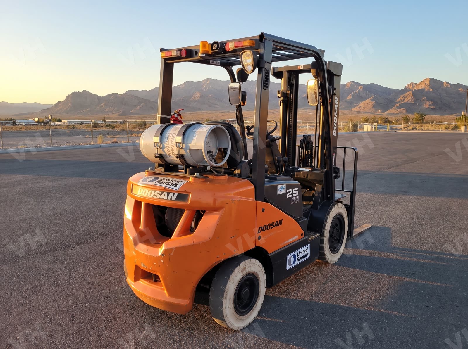 2019 DOOSAN G25P-7DF — Forklift Whse 5000# Gas/lp