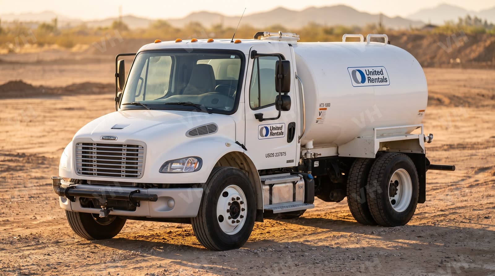 2019 Freightliner M2 106 WATER Truck Water 2000-2999 Gal Cdl