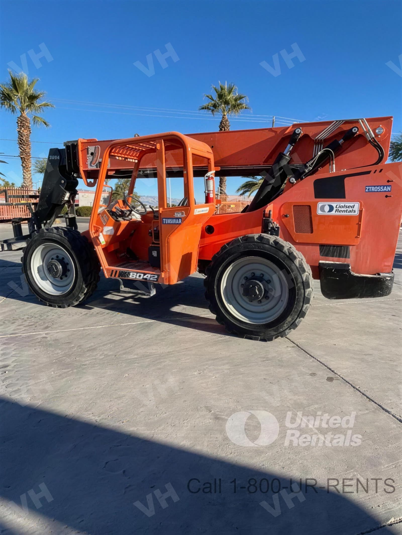 2019 SkyTrak 8042 FORKLIFT VARIABLE REACH 8000# 40-49' photo 2