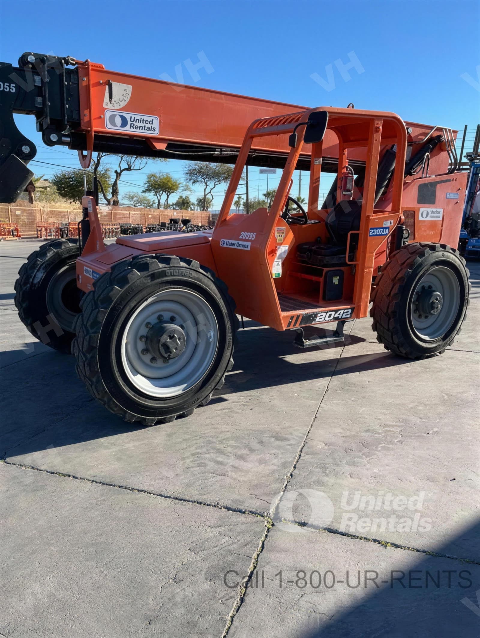 2019 SkyTrak 8042 FORKLIFT VARIABLE REACH 8000# 40-49' photo 5