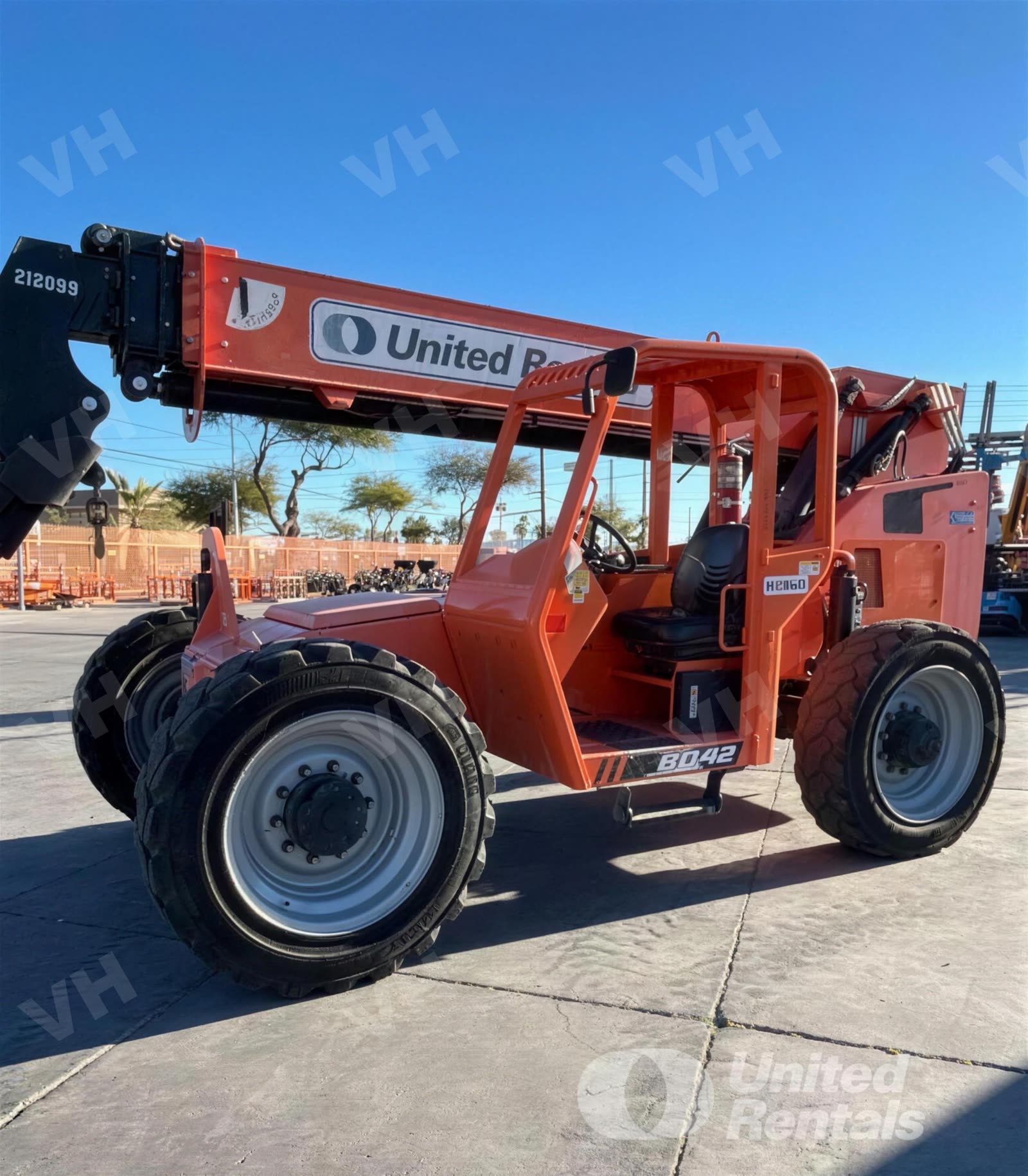 2019 SkyTrak 8042 FORKLIFT VARIABLE REACH 8000# 40-49' photo 4