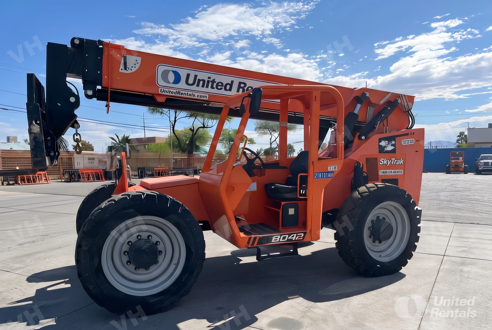 2019 SkyTrak 8042 FORKLIFT VARIABLE REACH 8000# 40-49' photo 2