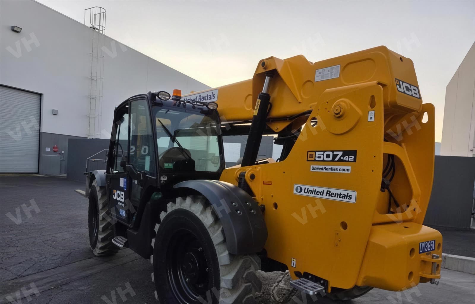 2025 JCB 507-42 FORKLIFT VARIABLE REACH 7000# 38-44' photo 4