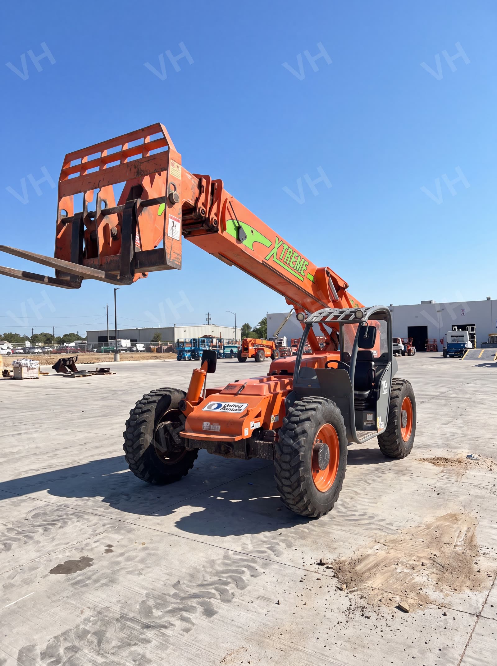 OK-R: 2016 Xtreme XR842 FORKLIFT VARIABLE REACH 8000# 40-49'