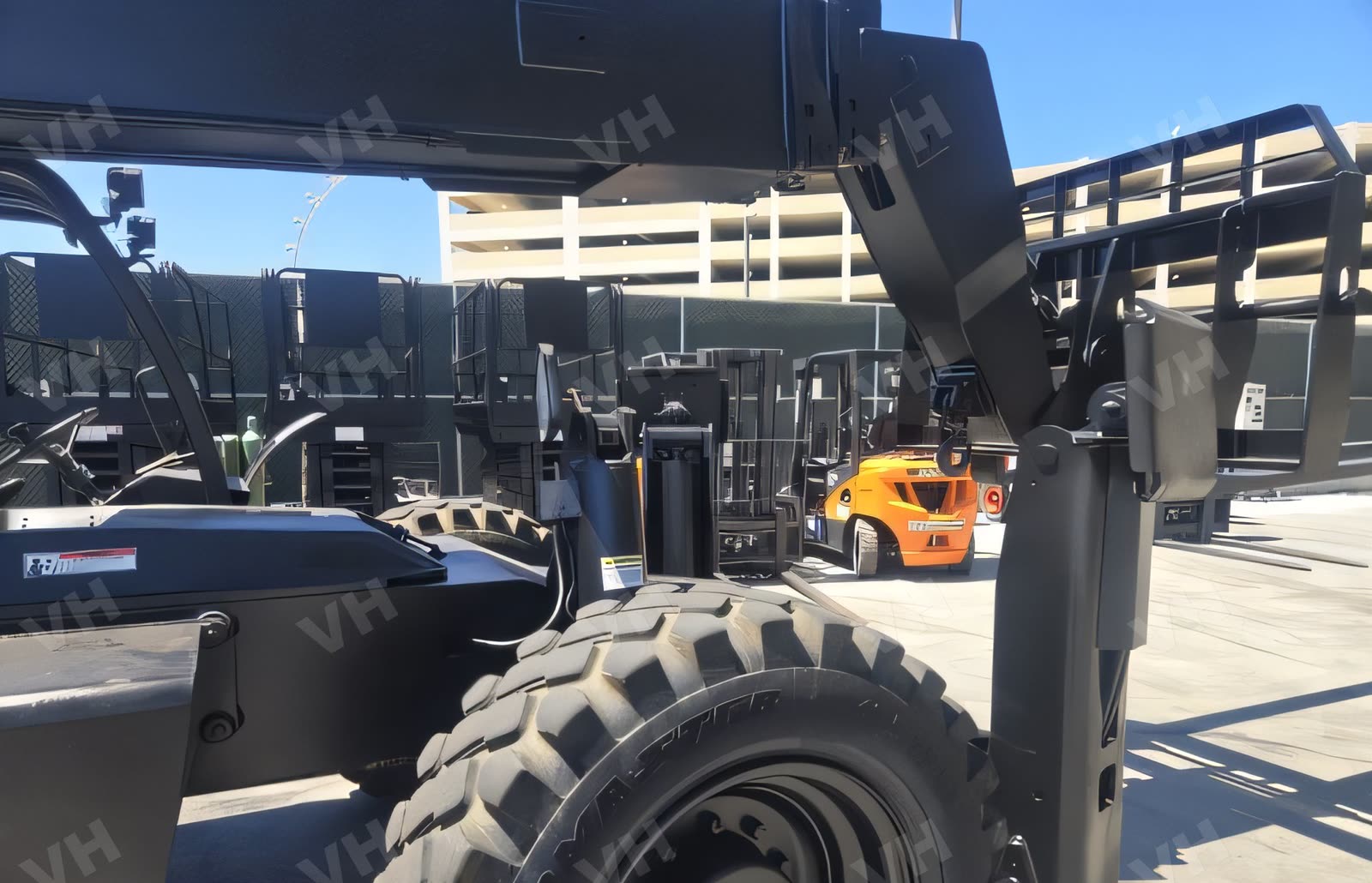 2005 Xtreme XRM1245 FORKLIFT VARIABLE REACH 12000# 40-49'