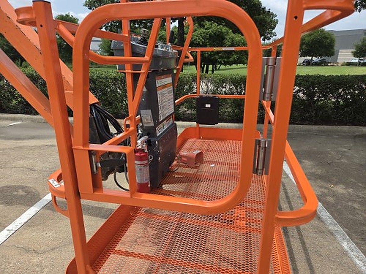 JLG 1350SJP photo 9