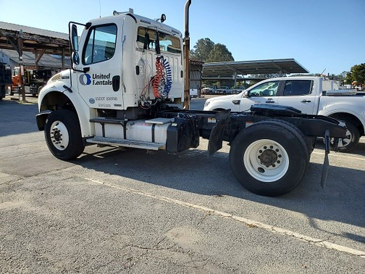 FREIGHTLNR M2106DCD4X2 photo 2