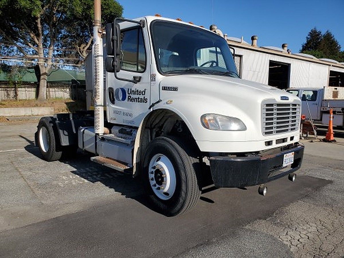 FREIGHTLNR M2106DCD4X2 photo 4
