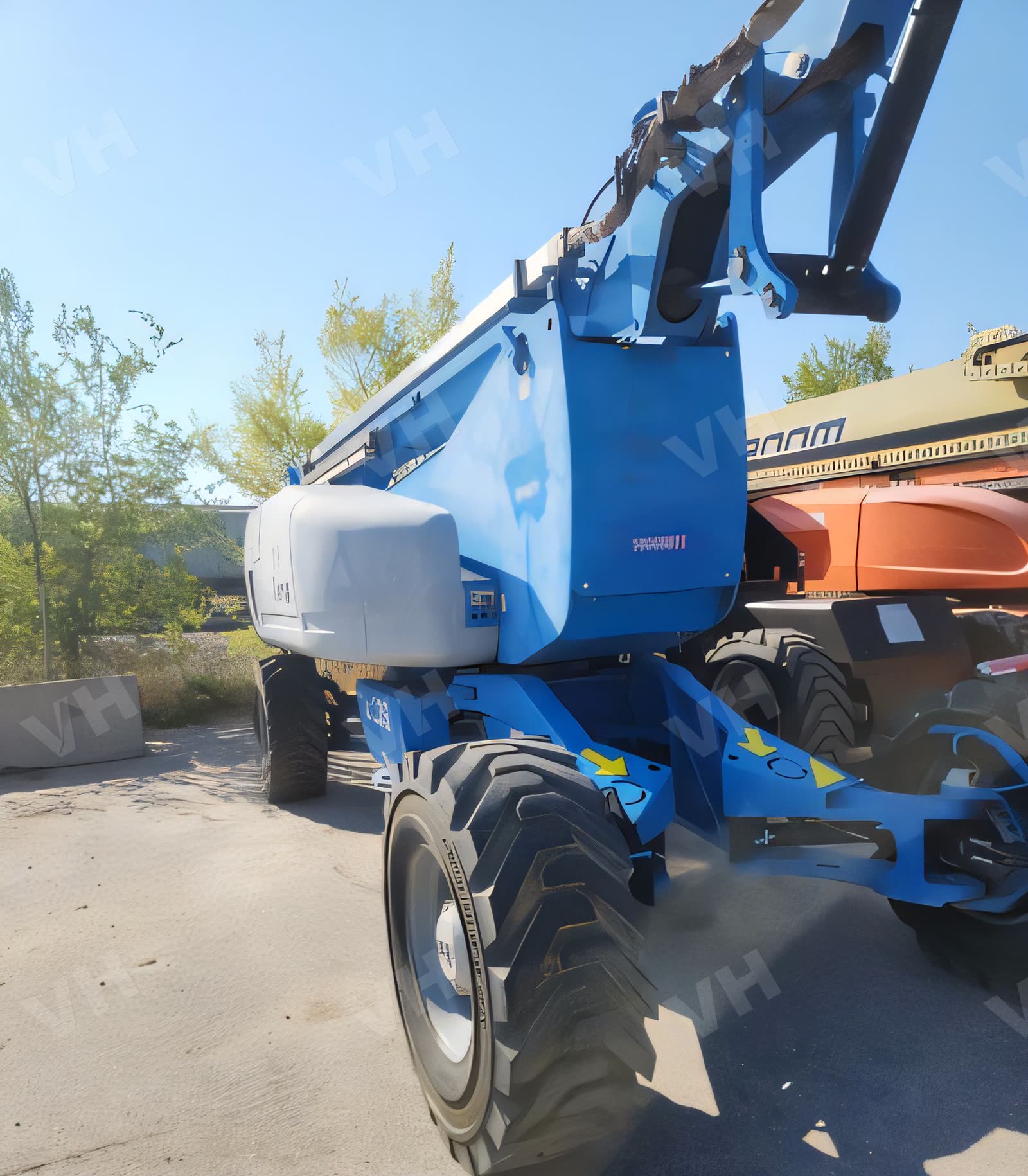 2012 Genie Z-135/70 BOOM 135' ARTICULATING IC 4WD photo 2