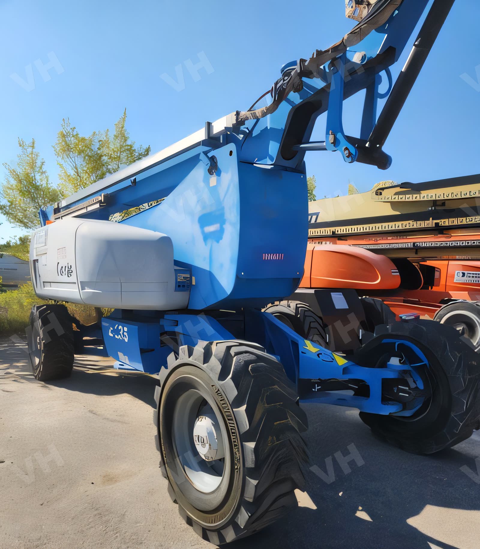 2012 Genie Z-135/70 BOOM 135' ARTICULATING IC 4WD photo 9
