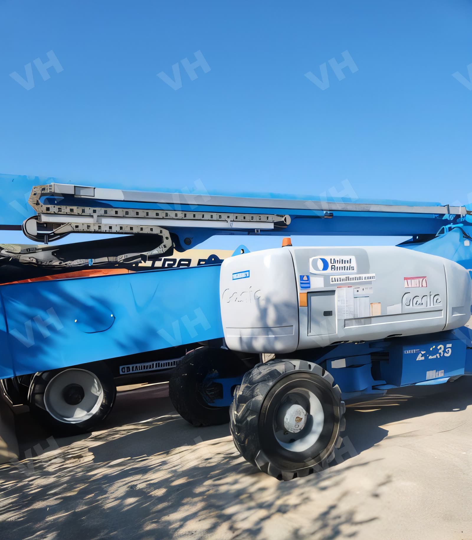 2012 Genie Z-135/70 BOOM 135' ARTICULATING IC 4WD photo 10