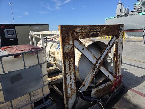 2012 INGER RAND 38002838 Air Tank 1000 Gallon Metal