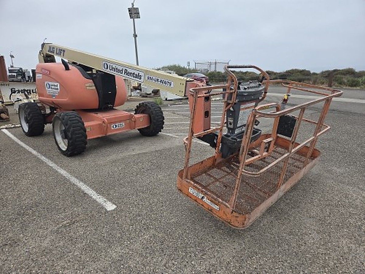 JLG 600AJ photo 2