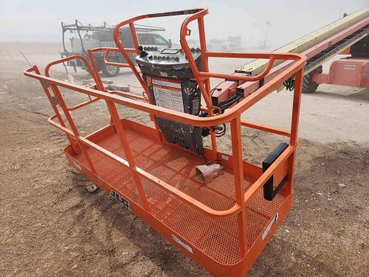 JLG 800S photo 4