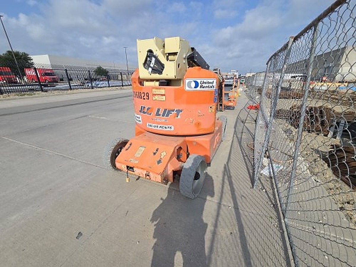 JLG E400AJPN photo 7