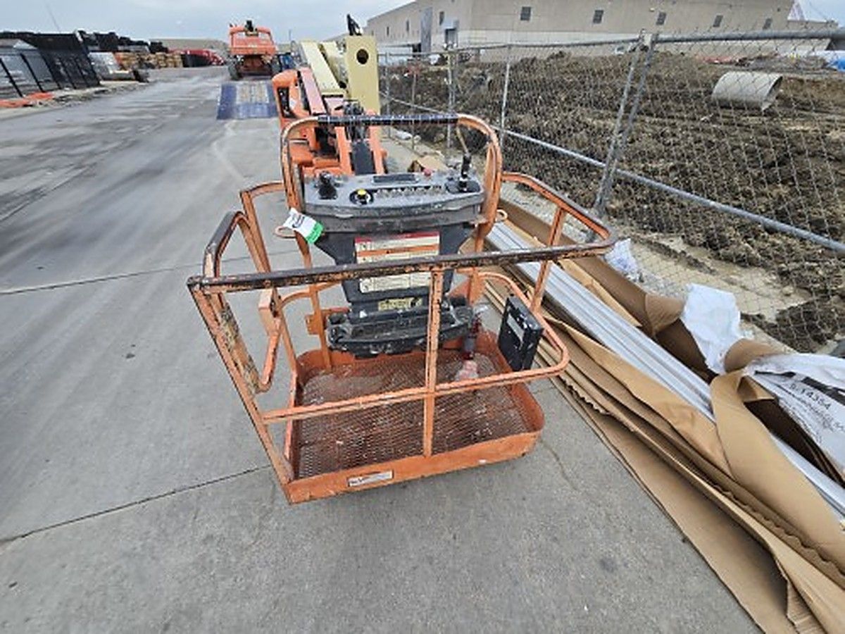 JLG E400AJPN photo 9
