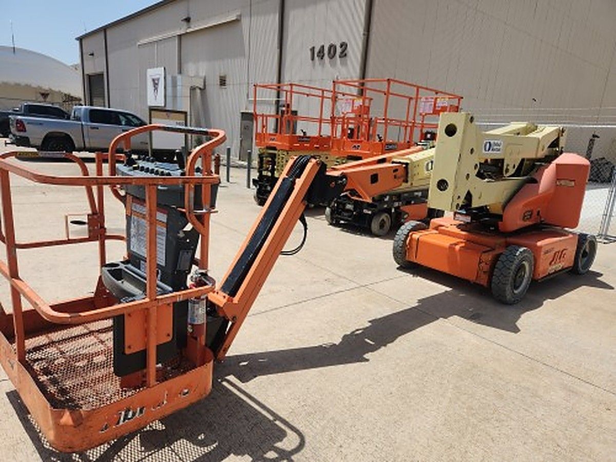 JLG E400AJPN photo 3